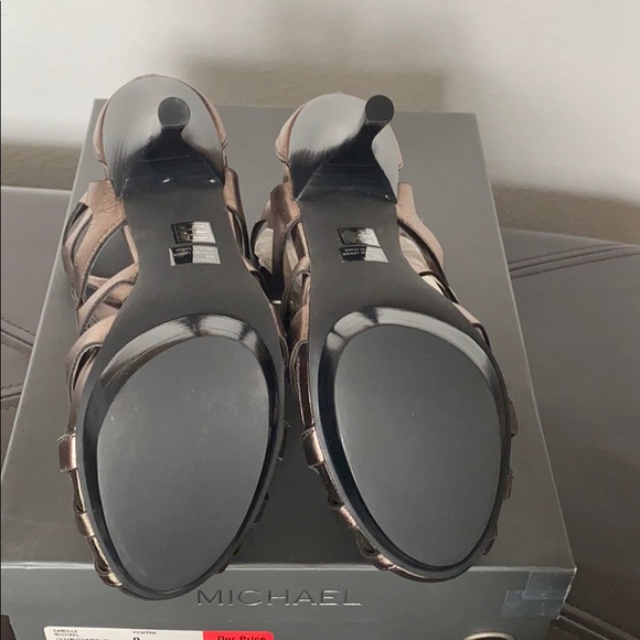 Michael Shannon Pewter 4” Heels Size 9 - Picture 4 of 6